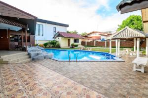Classic 5BR Villa with Pool & Gardens (SP1)