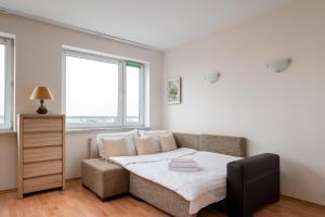 Rondo Wiatraczna Comfort Studio by BookingHost