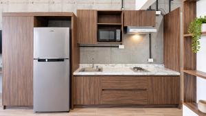 BarrioW 1 Bedroom Apartment, Sofa Bed, Pool & View