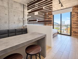 BarrioW 1 Bedroom Apartment, Sofa Bed, Pool & View