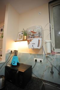 Urban Stay Fully Furnished and Equipped 1BHK Apart