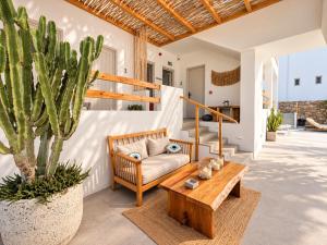Mykonos Dot Suites