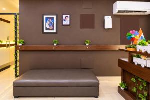 Hotel O Kahilipara Guwahati Formerly Nirvis Grand