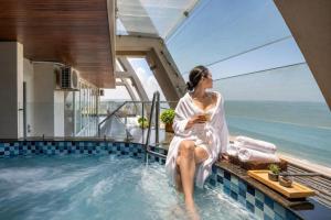 COHO Penthouse Vung Tau - Central Luxury 3BR Oceanfront, Private Pool & Sauna