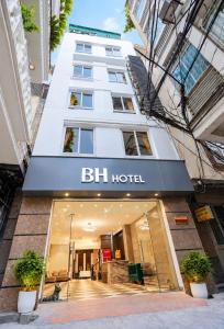 BH Riverside Hotel