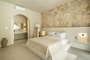 Stylish 3BR Villa Rayana, Prime Canggu Location