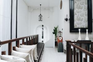 Villa Muzo, Central Seminyak by Orivista