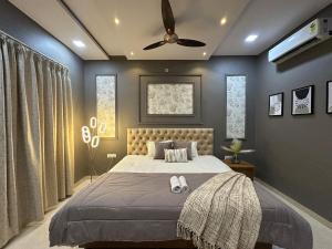 Bachelors Paradise Fully Furnished 2bhk with Garden Heart of City
