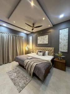 Bachelors Paradise Fully Furnished 2bhk with Garden Heart of City