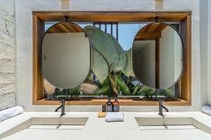 Villa Paraiso - Chic 2BR Escape Near the Beach