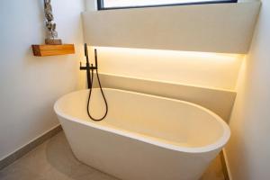 2BR Modern Luxury Villa with Pool 400m to Beach