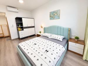Căn Hộ 2 Phòng Ngủ Hiện Đại Góc Sân Vườn Celadon