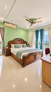 spacious 2BR 2 bath, parking, AC, OMR main rd
