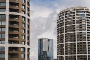 Sky Park Elegant Living - Balcony & City Views