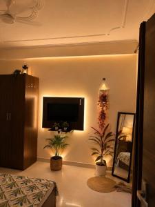 The Zoria House 2bhk Near Airport & Patrika Gate