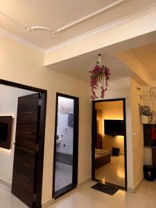 The Zoria House 2bhk Near Airport & Patrika Gate