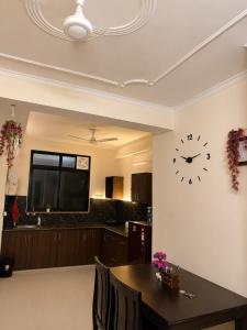 The Zoria House 2bhk Near Airport & Patrika Gate
