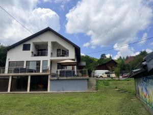 Valmont House Nehoiu