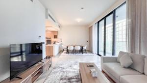Bay Bliss Stylish 1BR in RAK