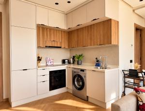 Golden Hour Suite Terrace & Parking Palmier