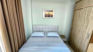 Apartement Springwood By LiviRooms Tangerang