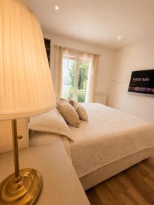 Dolce Lake View - Charming Apartment