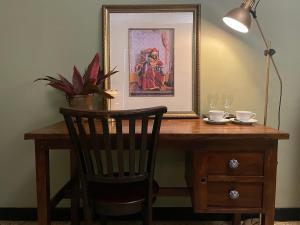 Black Cat Boutique Stay