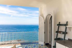Villa Stunning view on the sea of Naples with pool