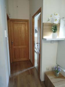 Luxury Apartment with Private big Garden & Mountain View in Palaio faliro