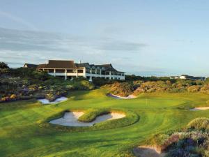 St Francis Links Villa Avenue