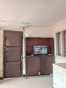 Meridian Bar & Guest House