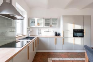 DOT 3BDR Apartment with Parking & AC by EasyBNB Premium