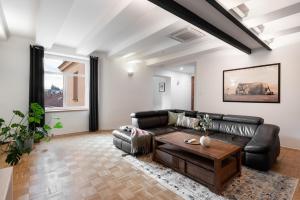 DOT 3BDR Apartment with Parking & AC by EasyBNB Premium