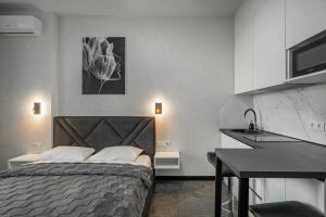 29-355-1 Manhattan, Beresteiskyi 11, Kyiv, Politekh metro nearby, fantastic city view, Petrovdom Apartment
