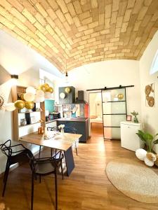 NEW Look8 Vatican Home