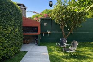 Casa Bordo Casa completa de uso exclusivo para hasta 5 huéspedes con patio privado cercado parrilla y cochera A 400m de la playa