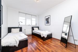 2-story, 3-bedroom Penthouse, sauna, free parking