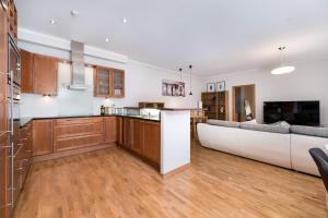 Spacious luxuryinclusive old town flat