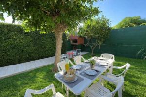Casa Bordo Casa completa de uso exclusivo para hasta 5 huéspedes con patio privado cercado parrilla y cochera A 400m de la playa