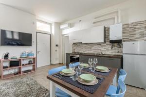 Milano Malpensa 2 min - Suite With Wifi, AC, Free Park