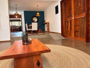 923 Villa