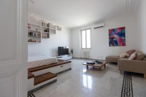 GuestHost - Modern and Bright Apartment in Rome