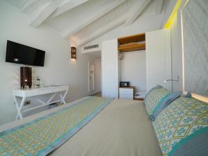 Limone Beach Resort