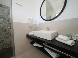 Limone Beach Resort