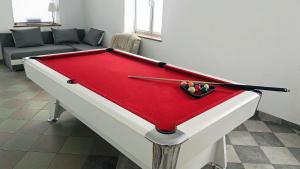 Riverside Stay at Stary Rynek - billiards, foosball and arcade games