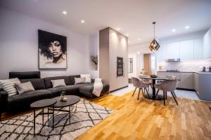 Old Town Design Apartment for 5 - Balcony & AC
