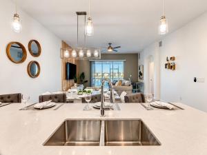 Dazzling Thematic 2BR with 2 Clubhouses