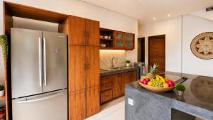 3BR Pool Villa Berawa 200m to Beach Finns