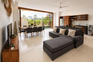 3BR Pool Villa Berawa 200m to Beach Finns