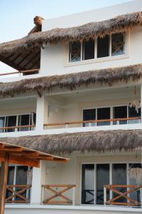 Pacific Dreams Hotel Suites